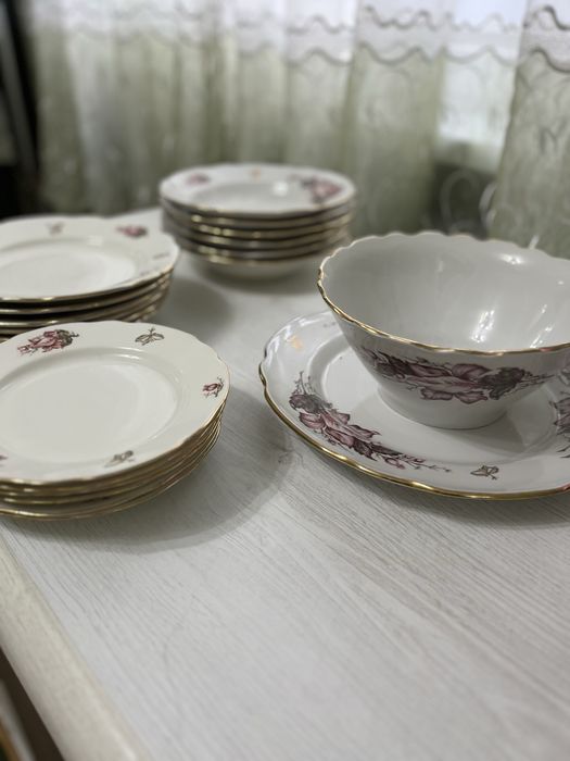 Набір посуду білий з квітами