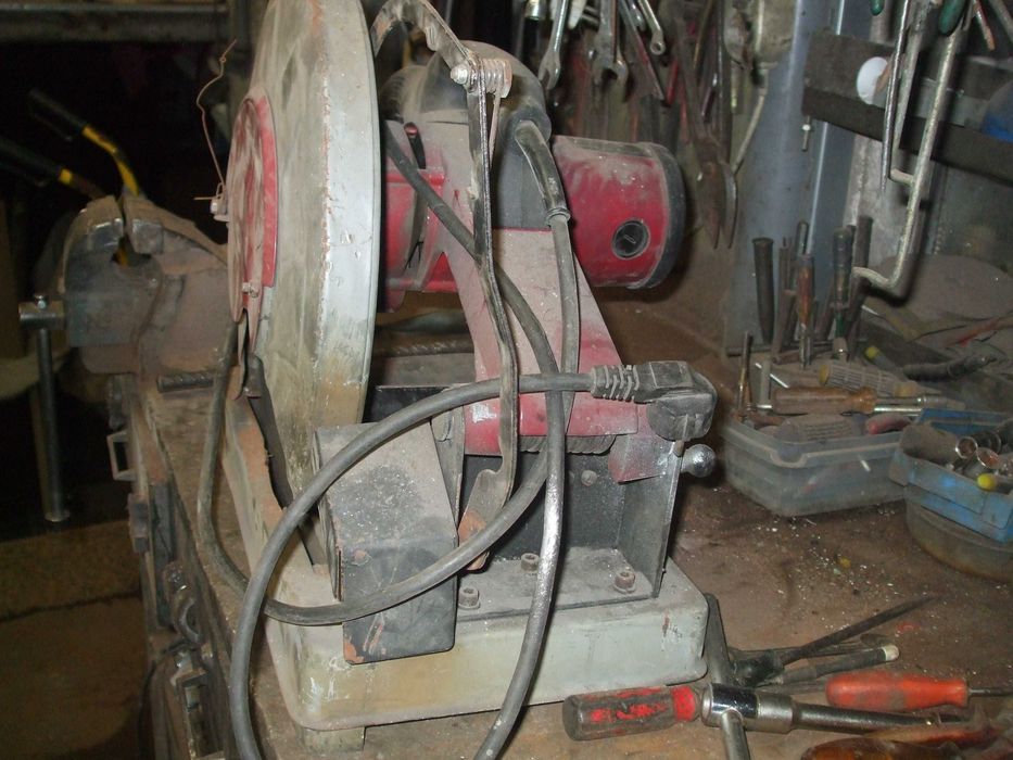 Maquina corte disco 360mm a trabalhar