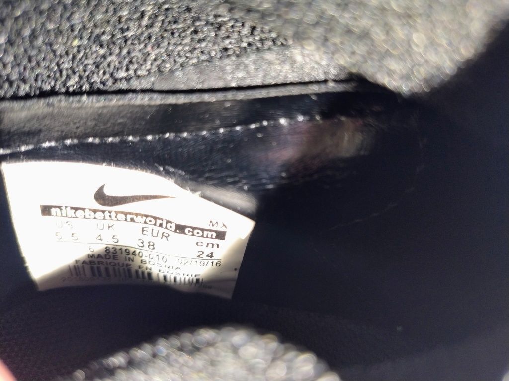 Profesjonalne korki Nike Hypervenom 38,5