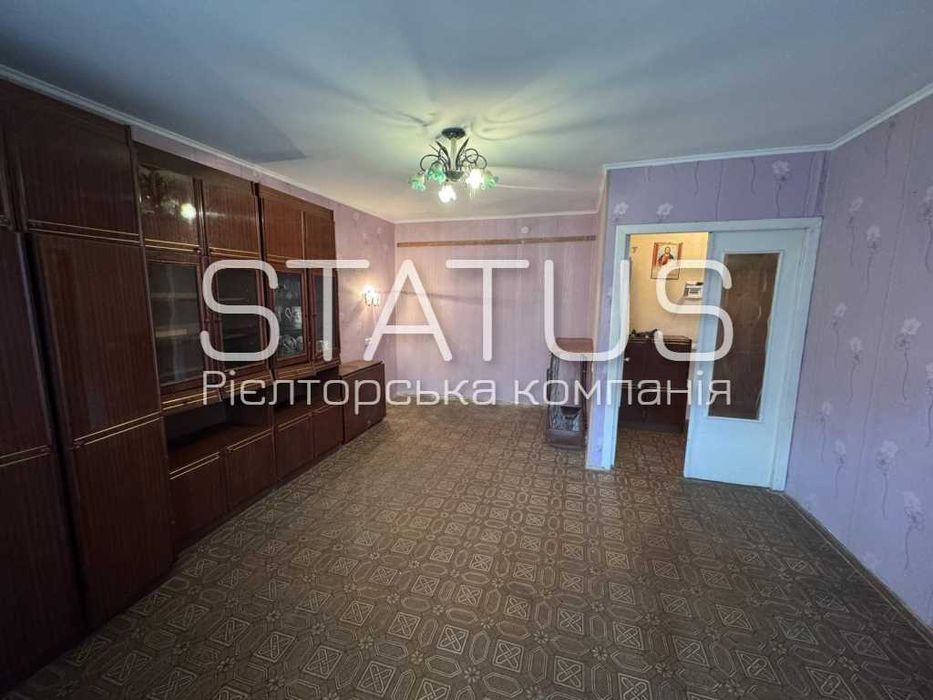 Продаж однокімнатної квартири. Поділ. Вул. Небесної сотні.