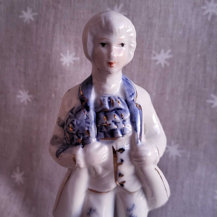 Кавалер Германия, фарфор