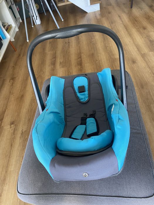 Cadeirinha auto bebé marca Zippy