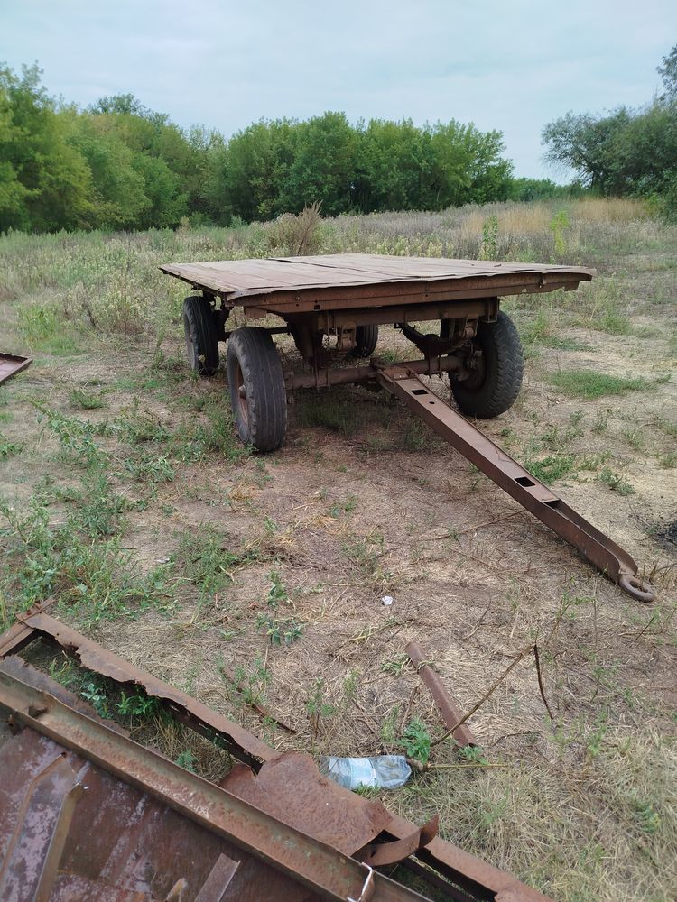 Тракторный прицеп 2ПТС4 на тягах