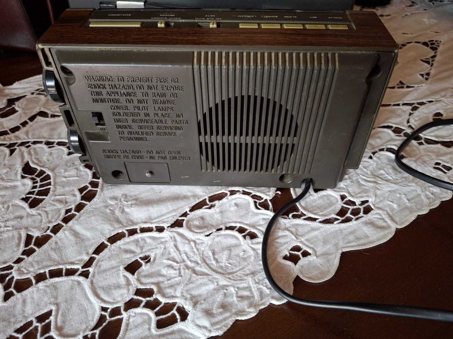 Rádio LLoyds J282 elétrico