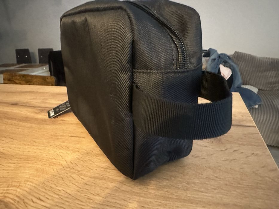 Saszetka kosmtyczka Ochnik nowa.