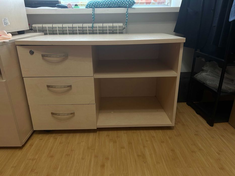 Тумба Комод офісна кімнатна колір бежевий , пісочний