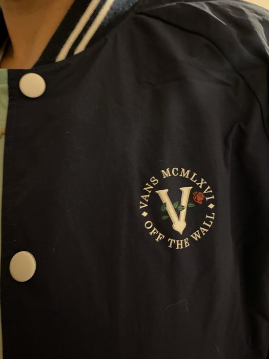 Чоловічий бомбер Vans