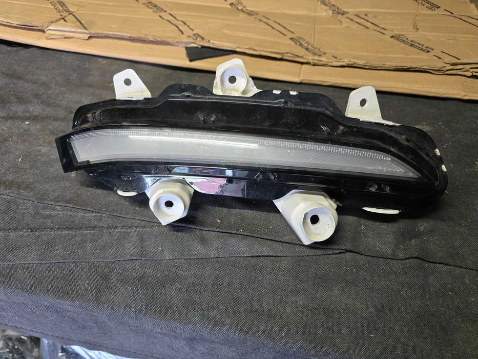 lampa przód DRL Peugeot 208 II