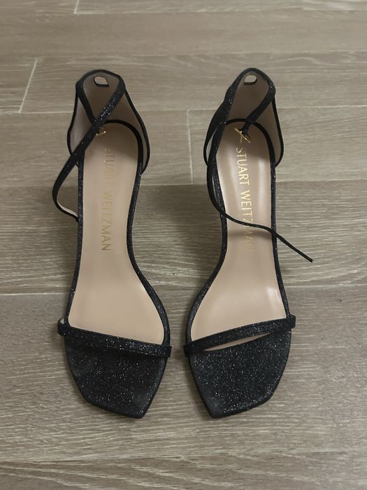 Босоножки Stuart Weitzman. Massimo Dutti.
