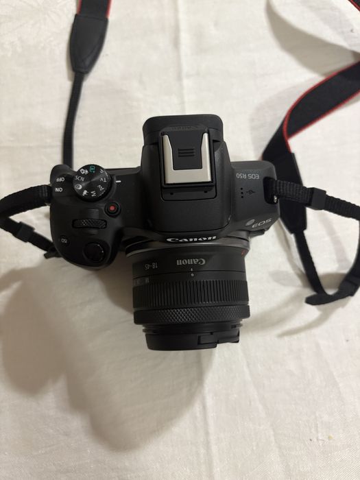 Canon EOS R50 + objetiva RF-S 18-45 mm — como nova (usada 2x)