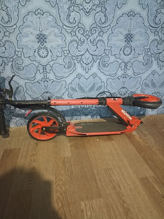 ЦІНУ ЗНИЖЕНО Продам самокат Maraton Leader