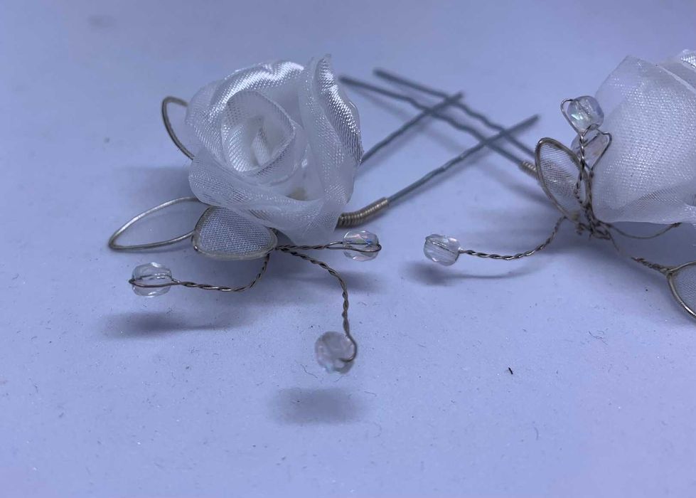 artystyczna wsuwka ślubna ręcznie wykonana róża listki kryształy koka