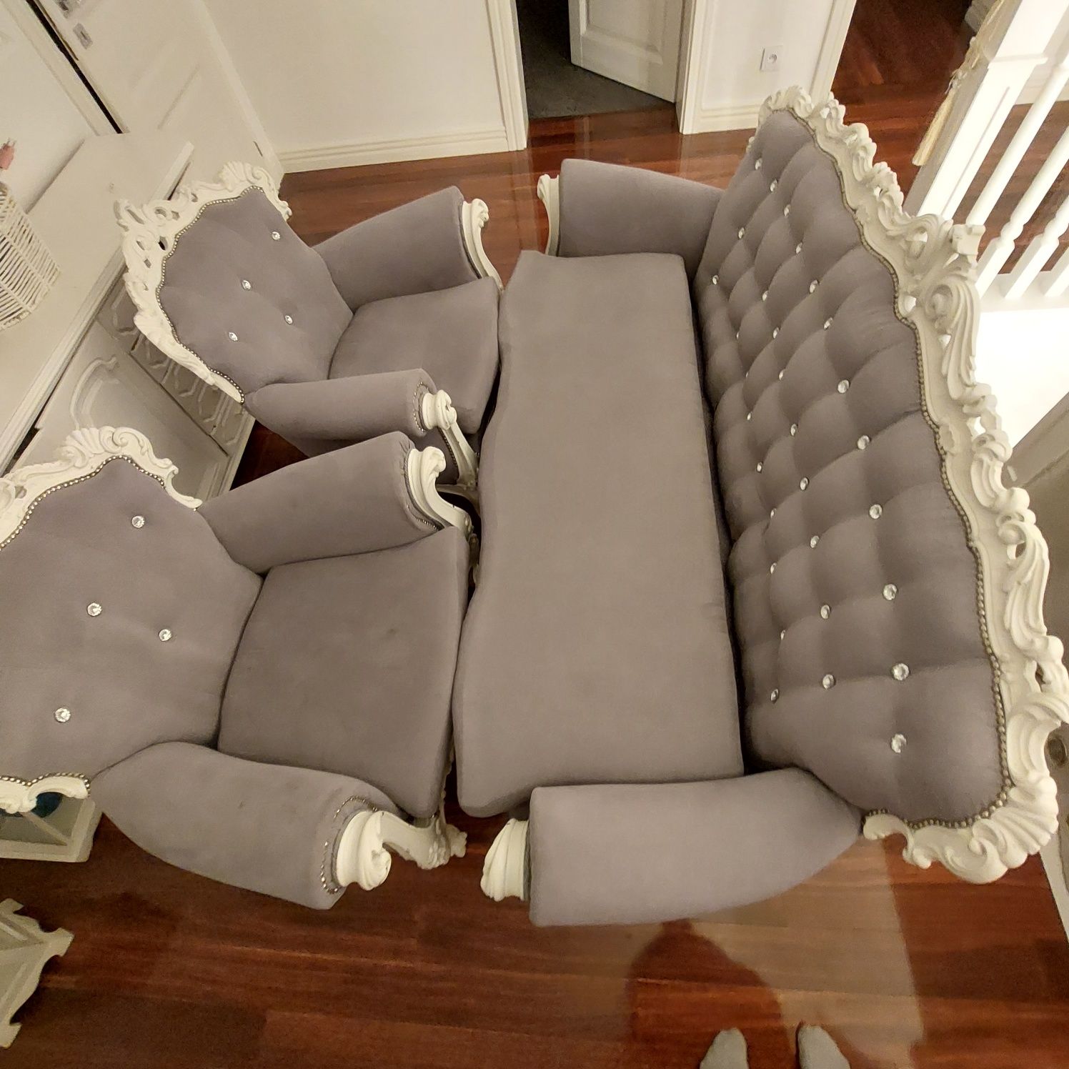 Sofa i fotele pikowane z kryształami