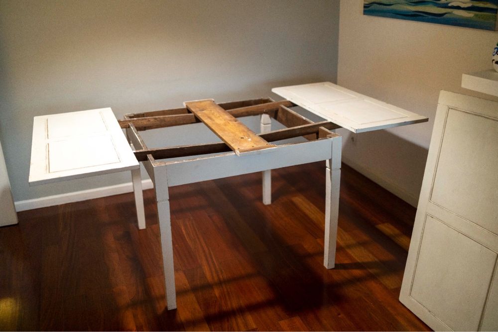 Mesa vintage recuperada quadrada e extensível