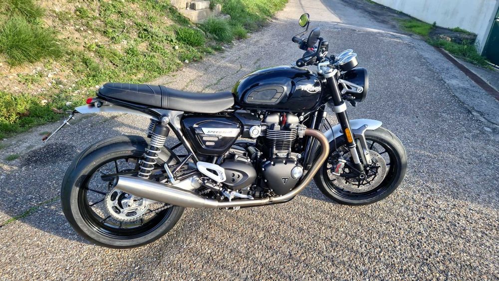Triumph speed twin 1200