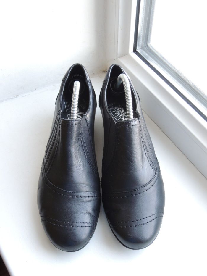 фирменные кожаные туфли Rieker р.37 (24 см)