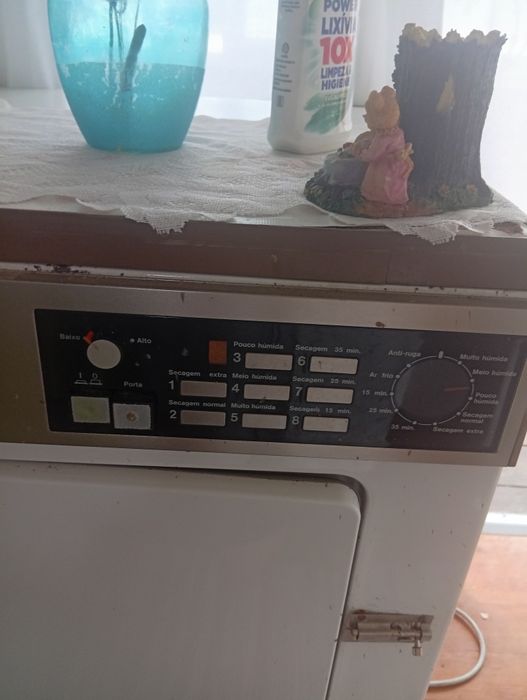 Máquina de secar roupa de 8 kilos com marcas de yzo