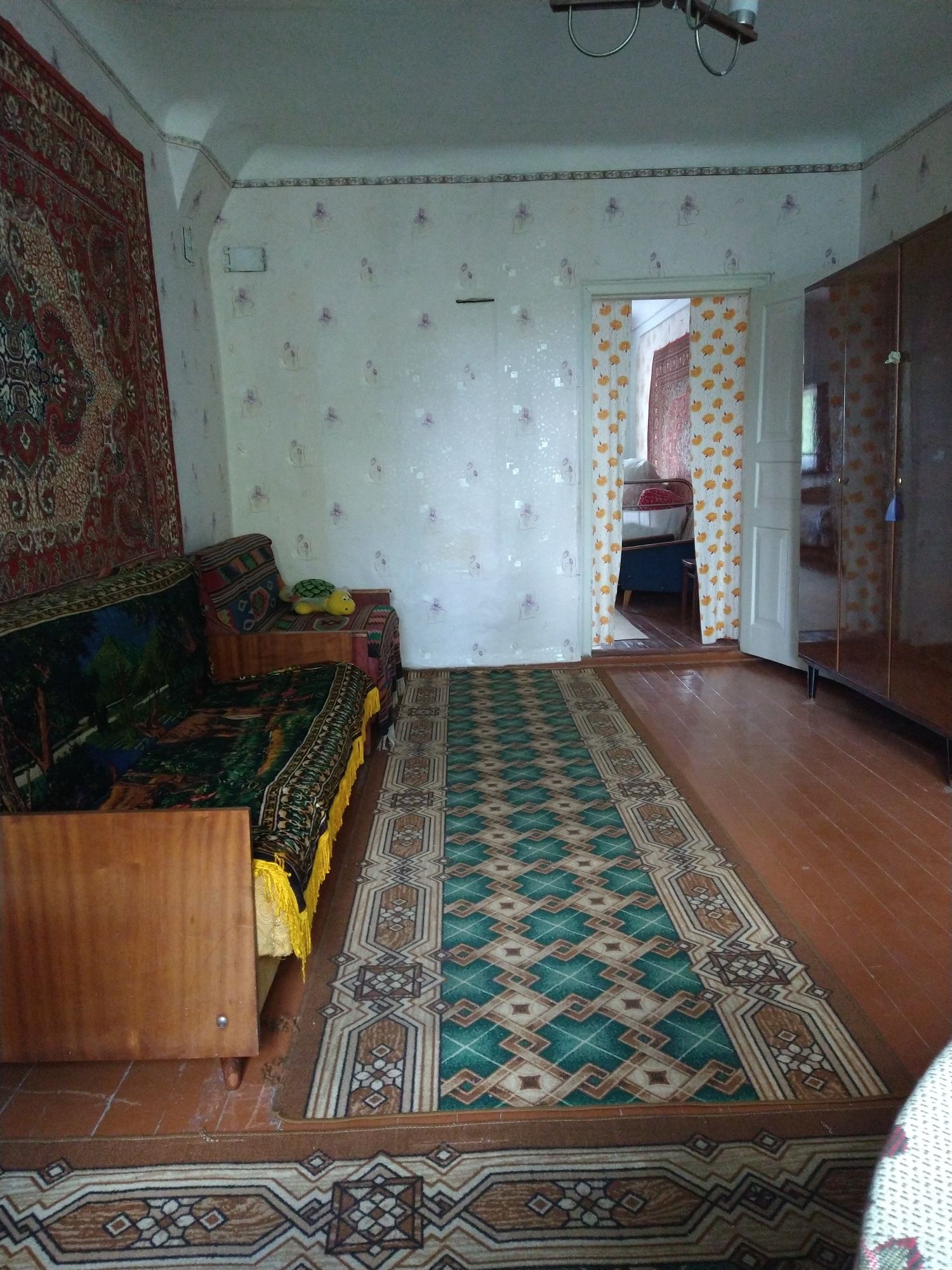 Продається квартирав районі цукрового заводу.