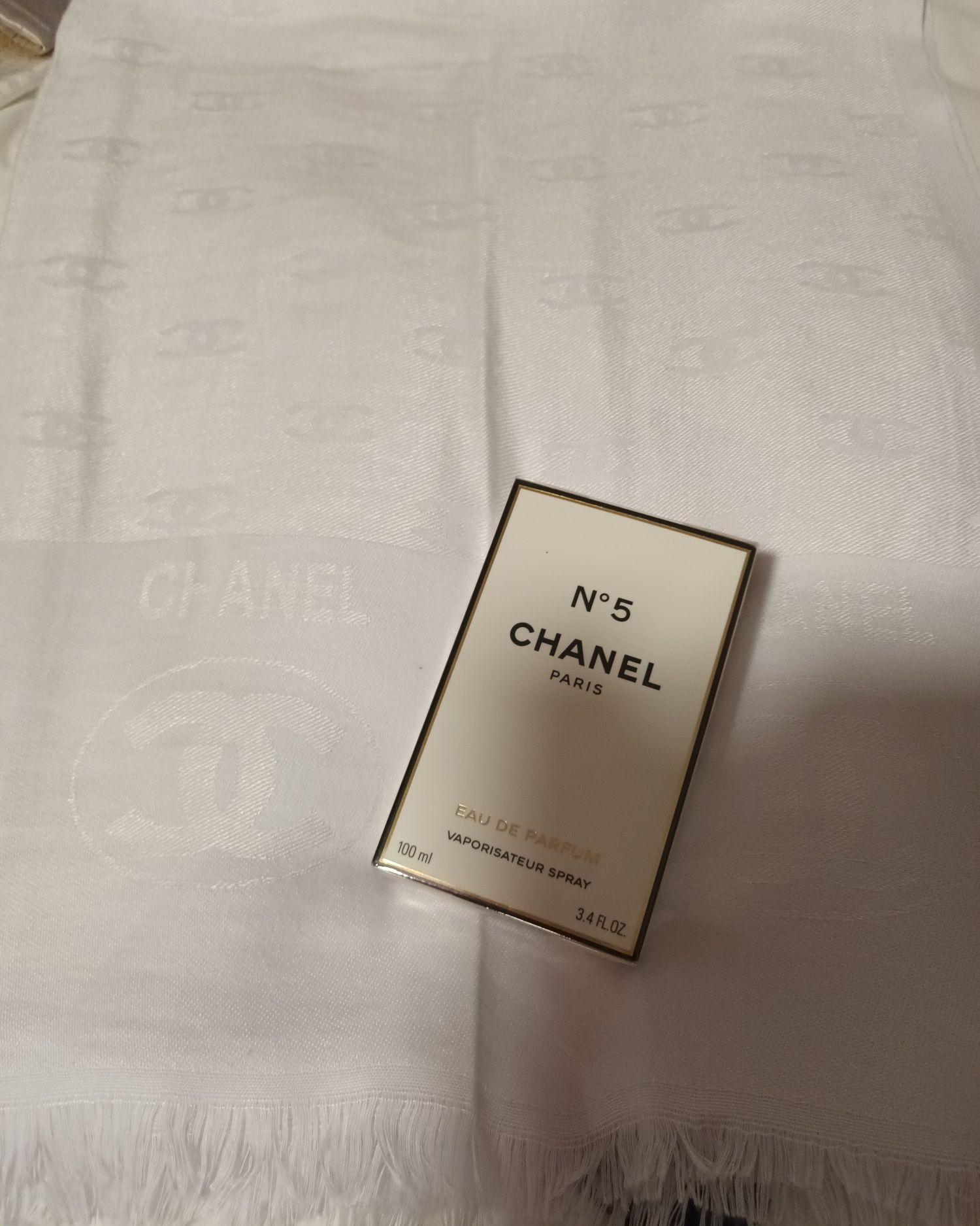 Elegancki, oryginalny, duży szal oversize CHANEL