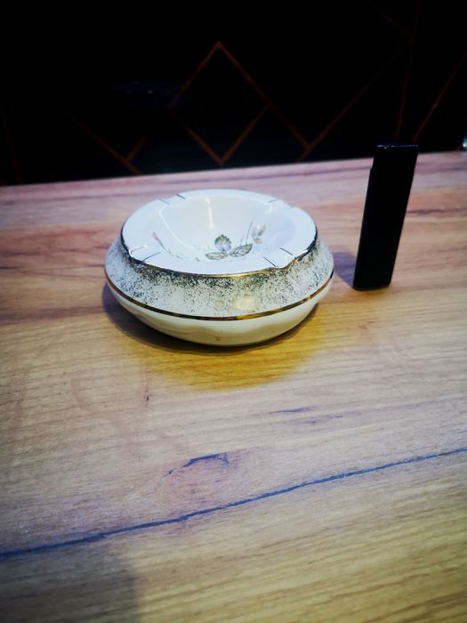 Popielniczka Chodzież porcelana