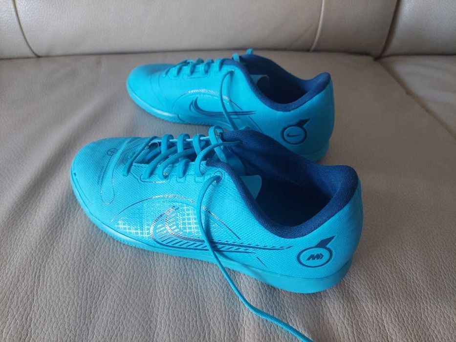 Ténis Futsal Nike Tamanho 37,5