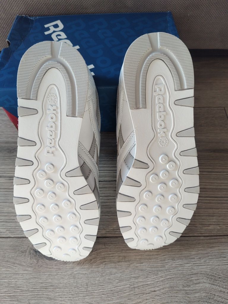 Nowe buty Reebok rozmiar 38,5 w kolorze białym