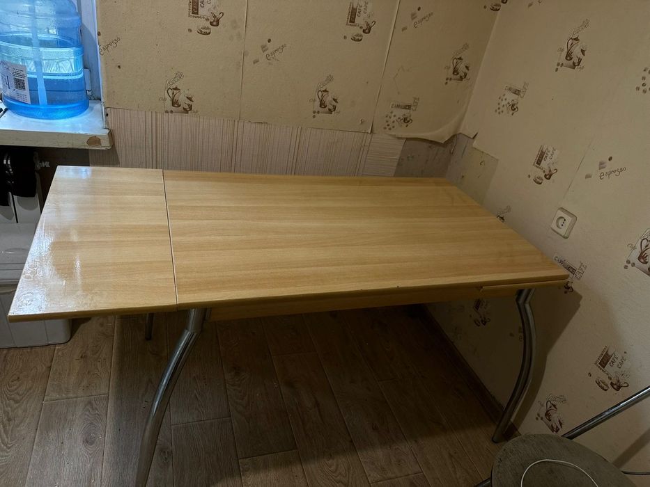 Продам стіл кухонний розкладний