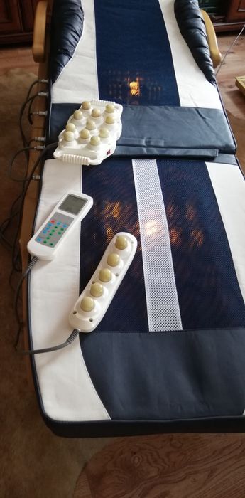 Nefrytowe łóżko masujące JADĘ Komfort