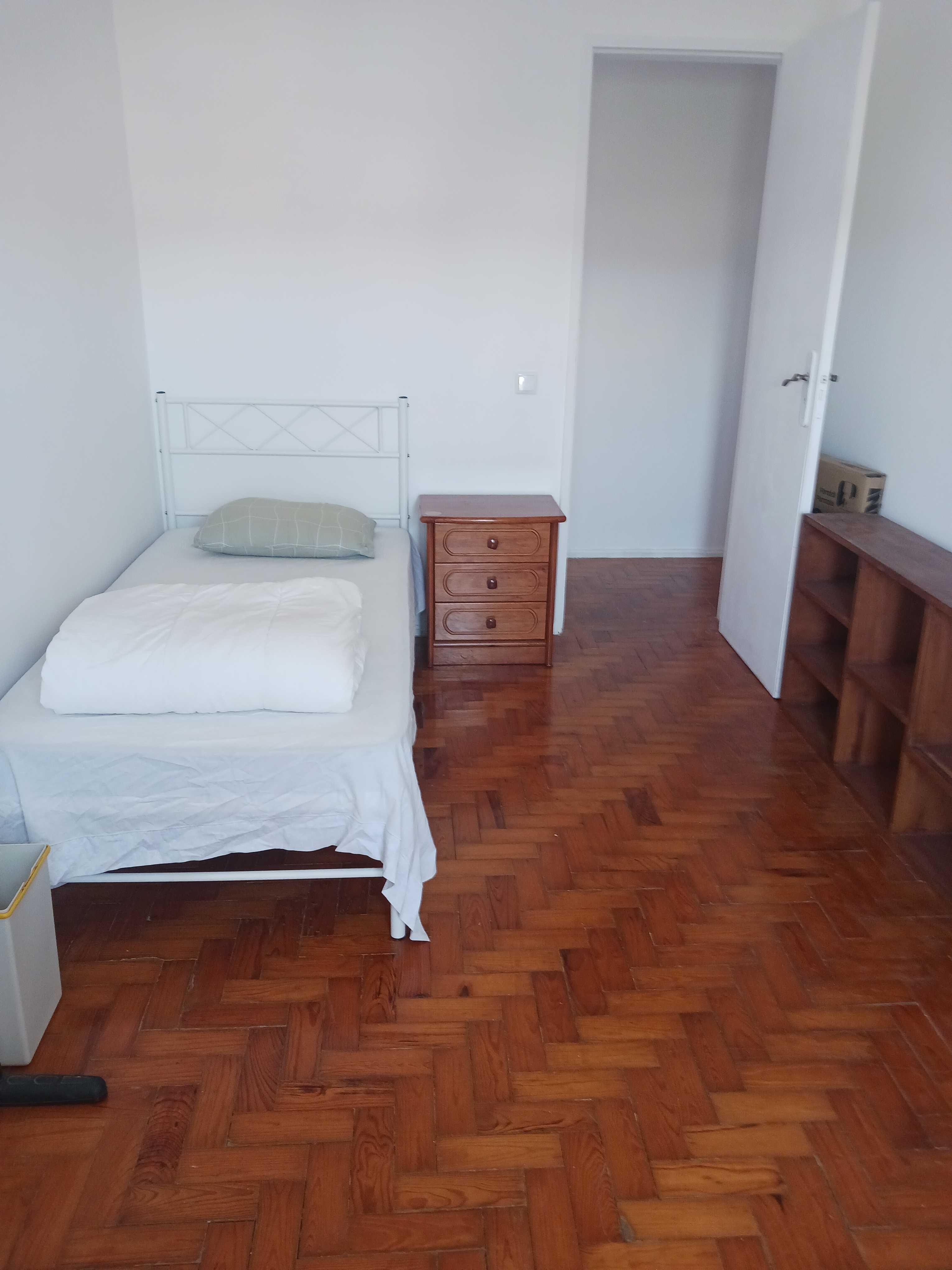 Ótimo quarto no Estoril