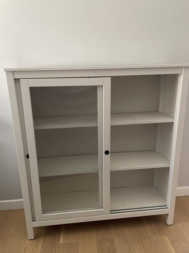 Ikea Hemnes komoda / witryna z przesuwaną szybą