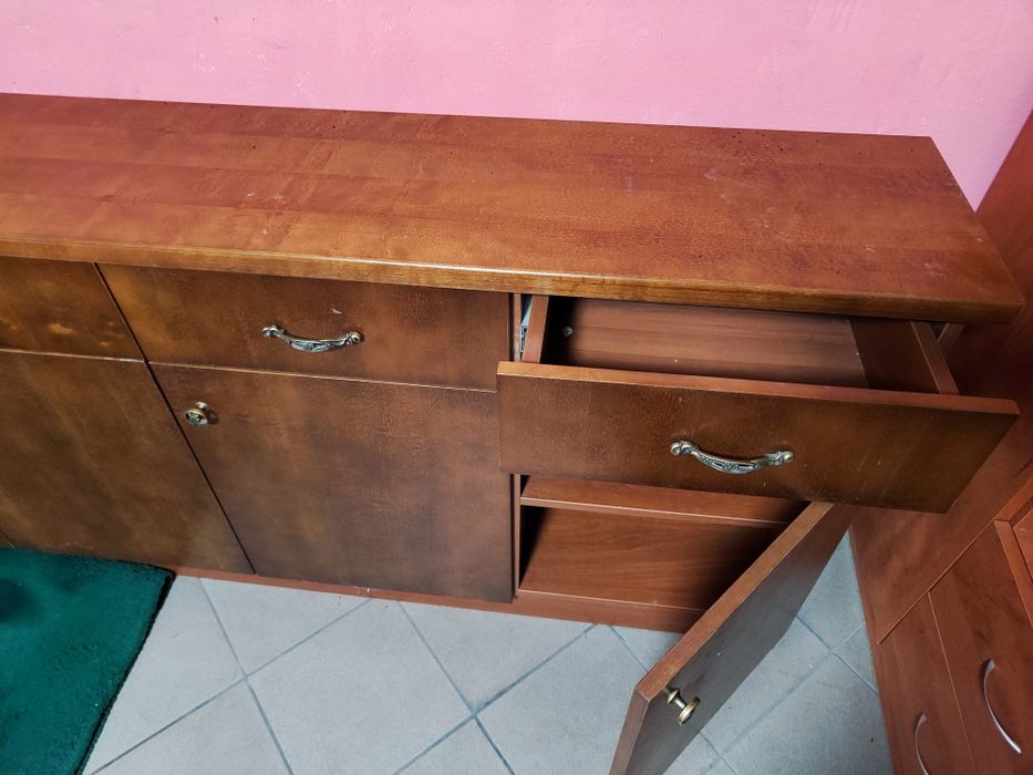 Szafka podłużna, komoda.  Szafki + szuflady.