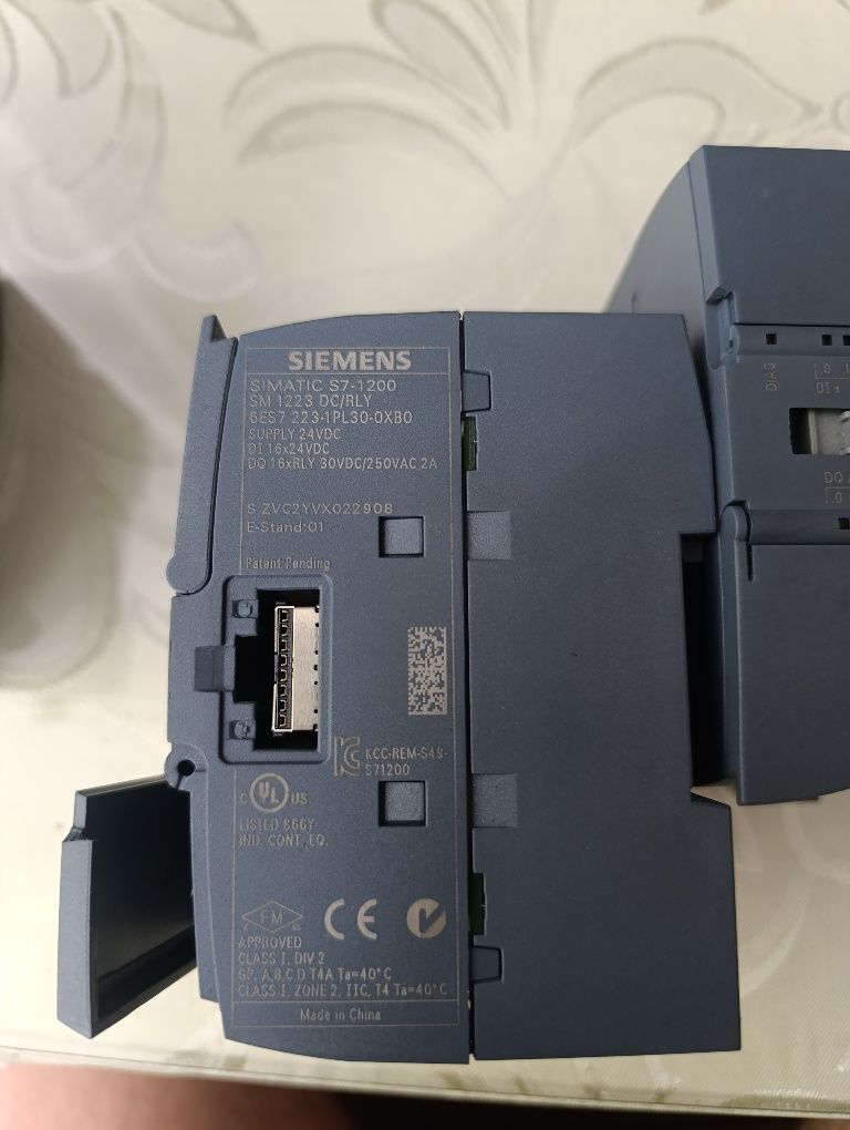 Sterownik Siemens simatic S7-1200 CPU 1214C DC/DC/DC + dwa moduły