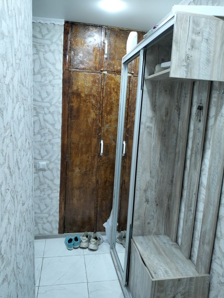 Продається 2х кімнатна квартира в центрі Широкого