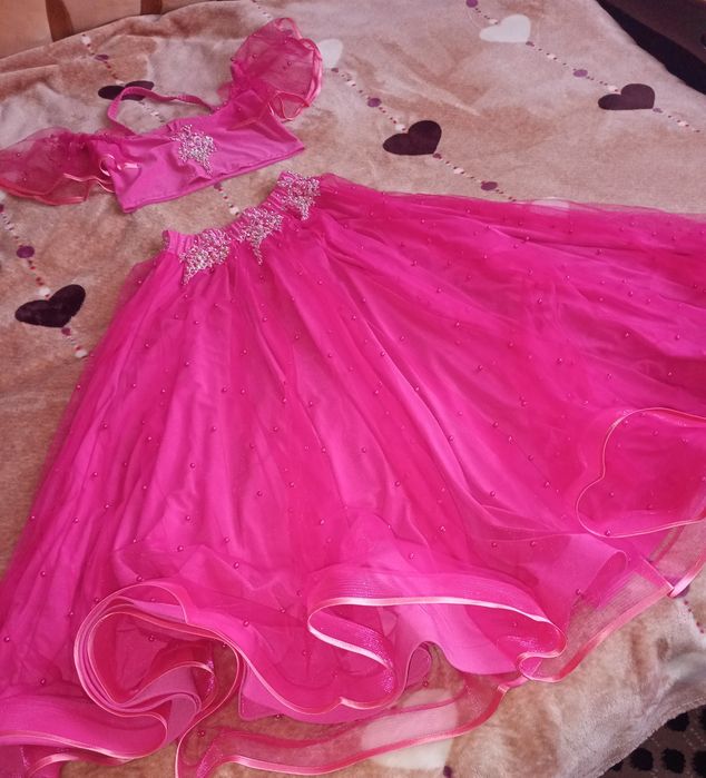 Костюм - східні танці.