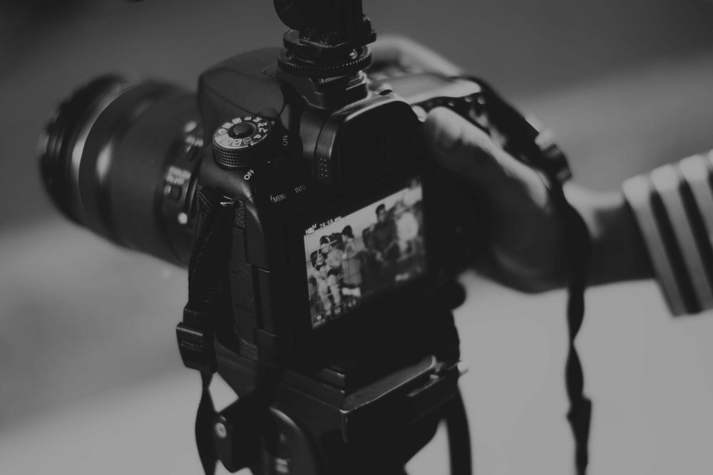 Fotograf - operator kamery - montażysta video