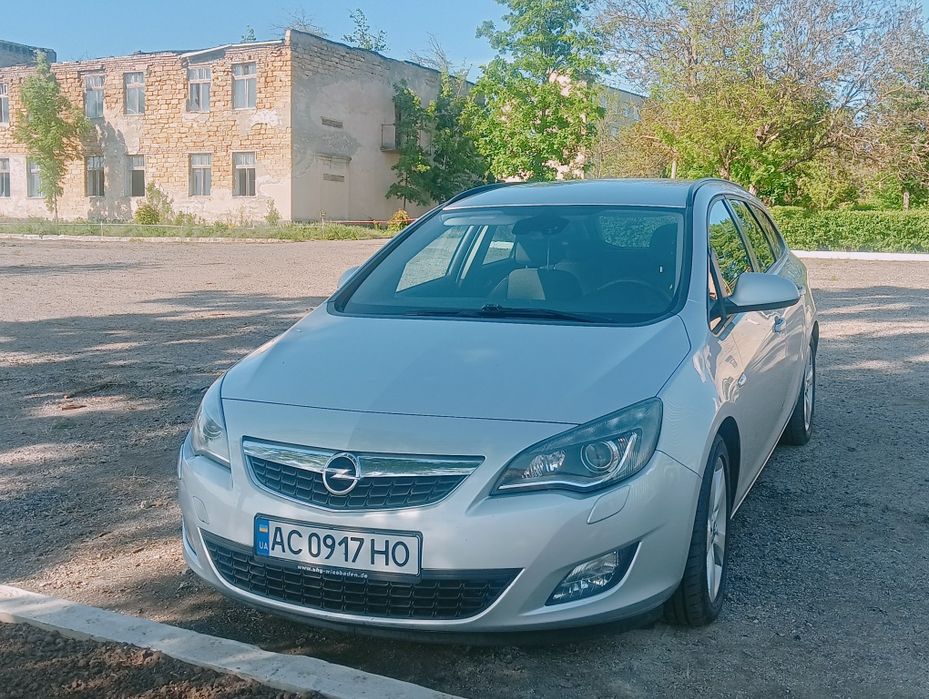 Опель Астра j.2011рік