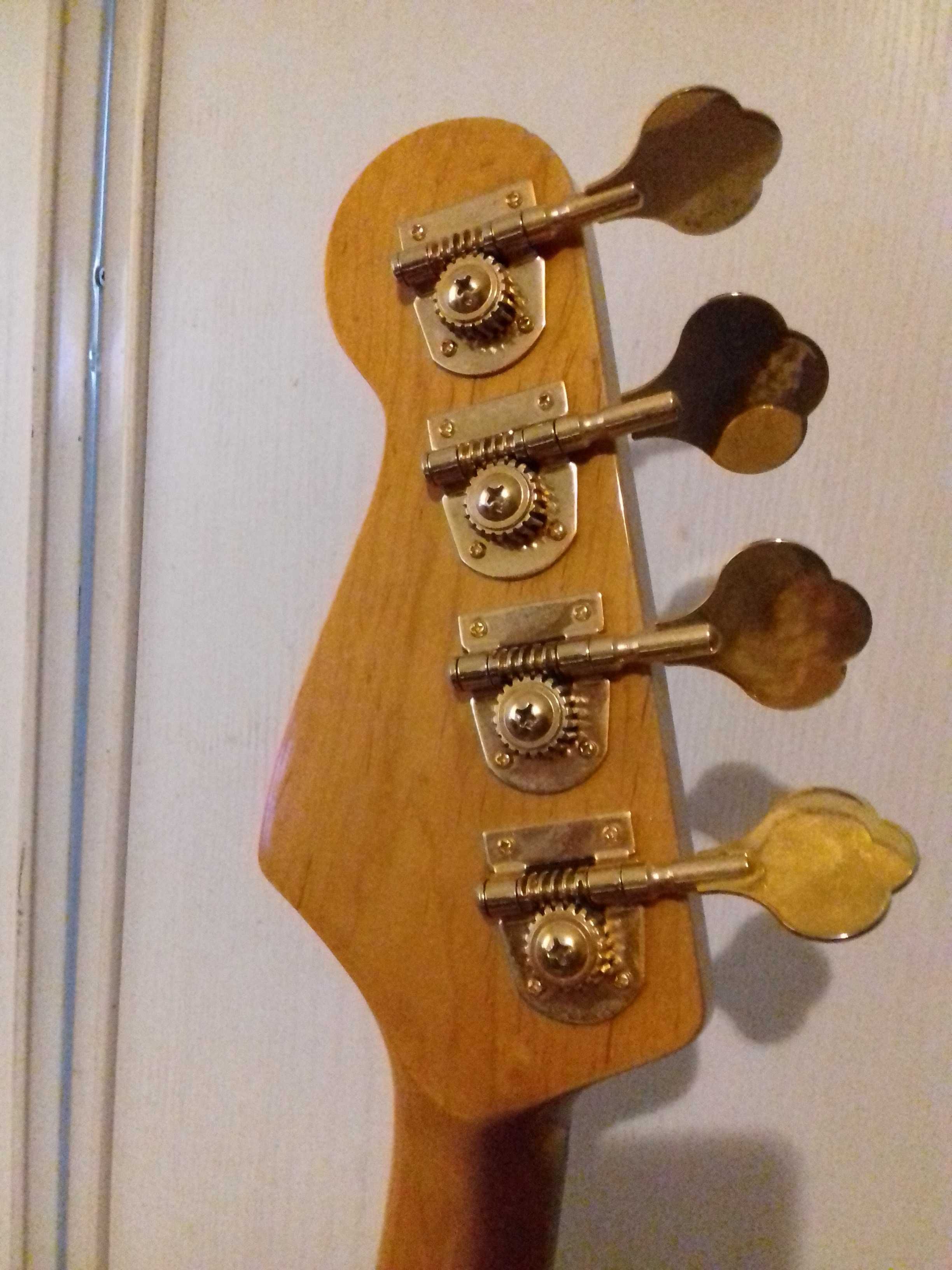Piękna gitara basowa