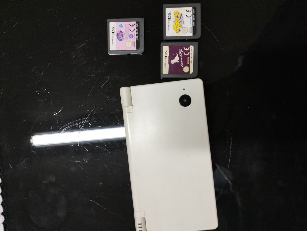 Nintendo DSi  com acessórios