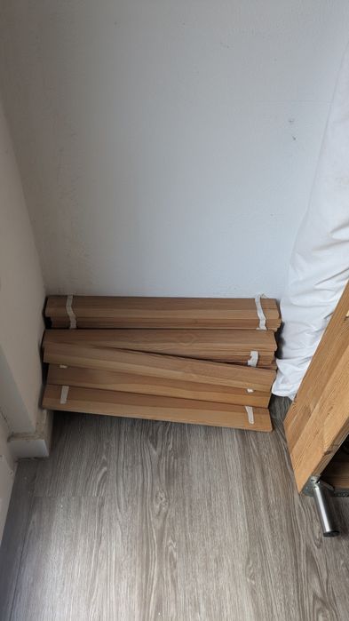 Cama de casal do IKEA