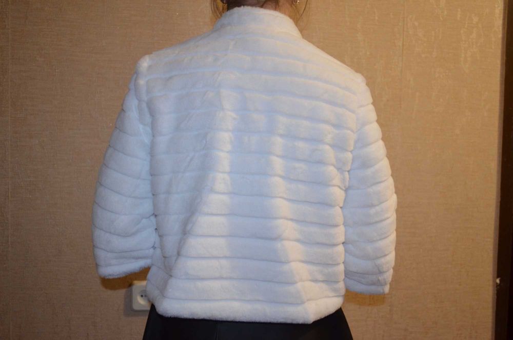 Шубка весільна біла