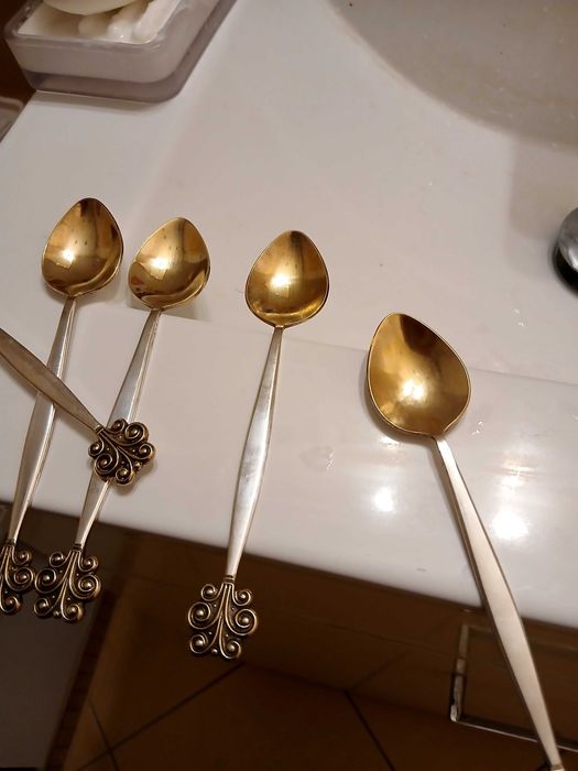 Sprzedam  łyżeczki  posrebrzane 6 szt -150zl