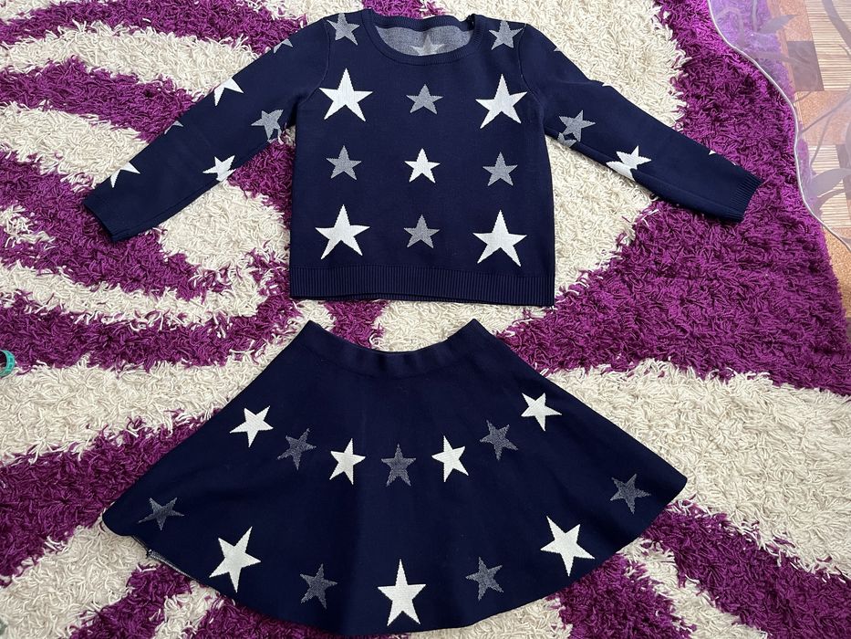 Жіночий костюм з зірочками