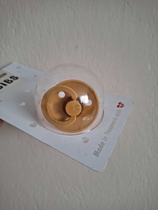 Smoczek Bibs musztardowy