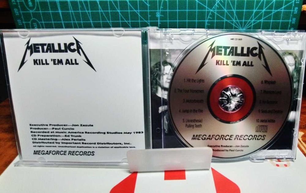 Коллекция дисков Metallica (Трэш-метал (хэви-метал))
