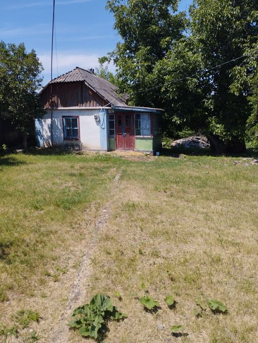Продам хату біля річки