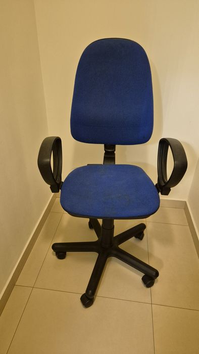 Fotel biurowy na kółkach