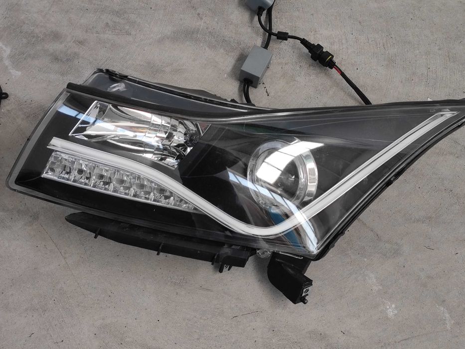 Faróis e piscas LED - frente e trás Chevrolet Cruze 2009