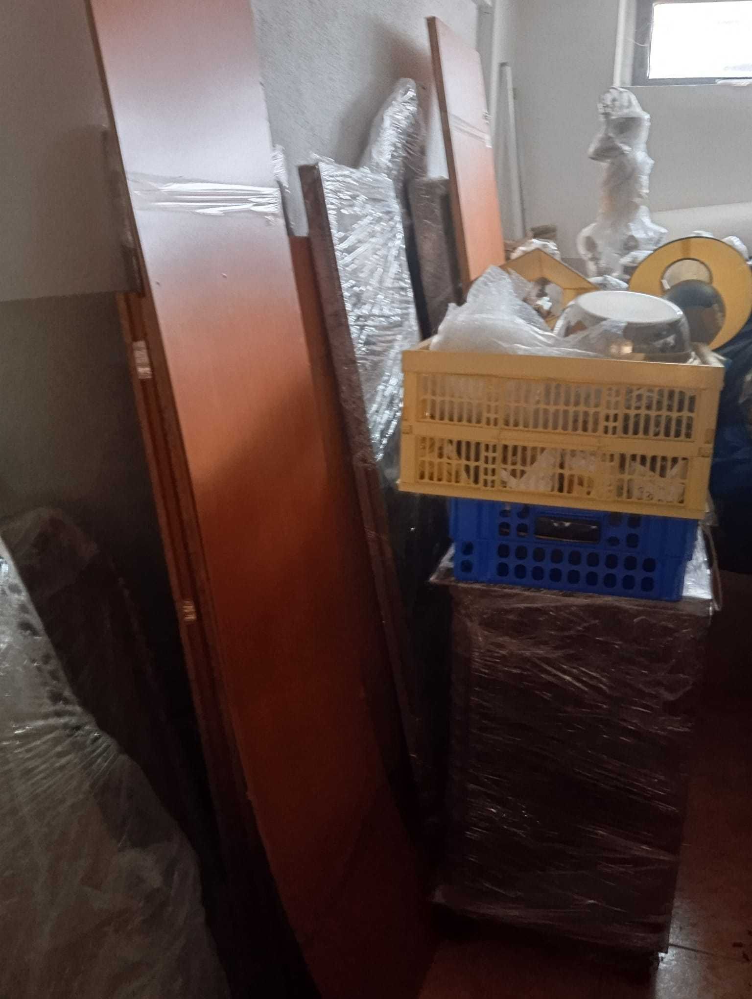 Diversas bens de recheio de casa para dar