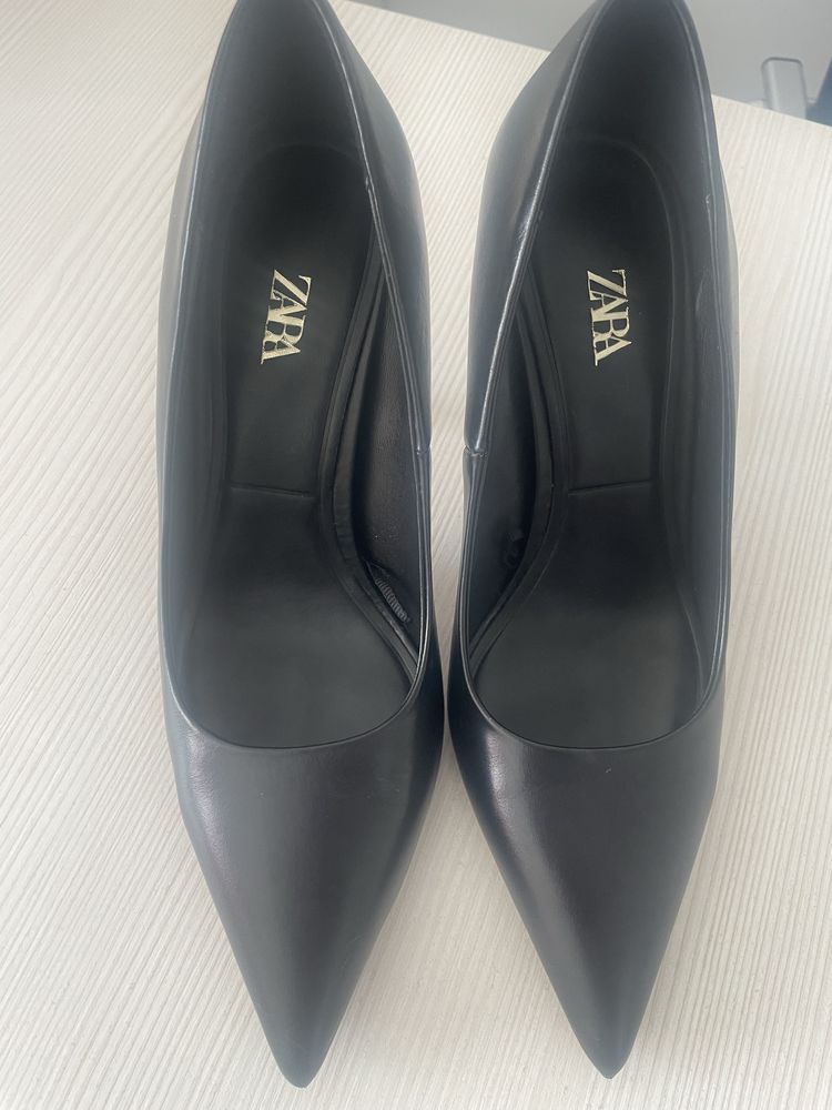 Туфлі човники Zara 37р