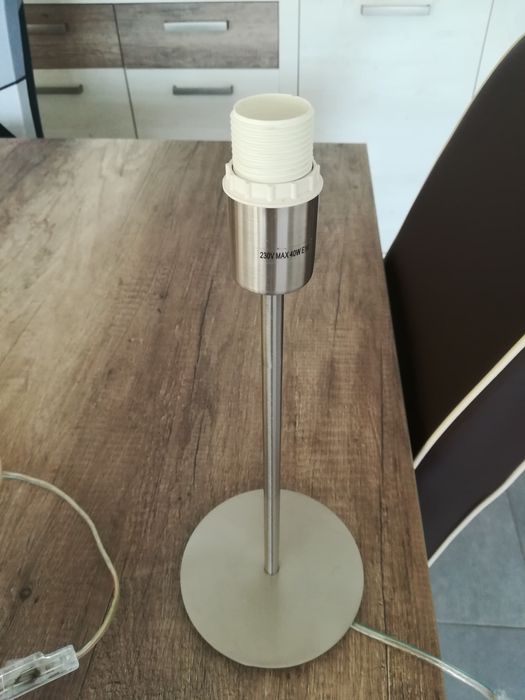 2 pés de candeeiro como novos